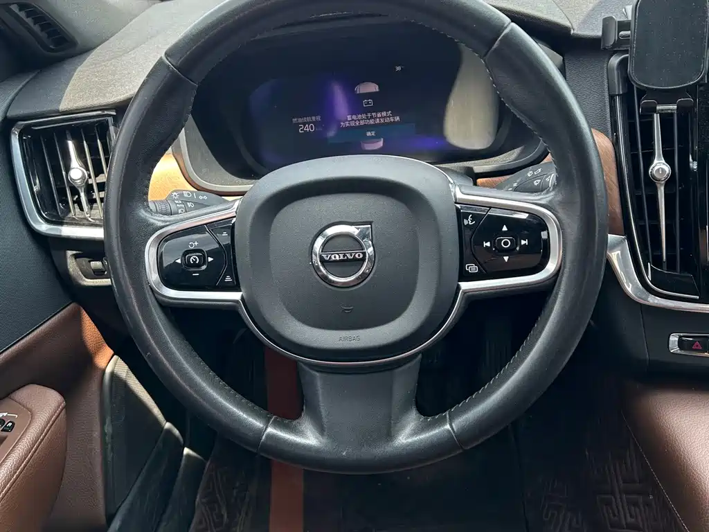 Volvo S90 2022 — фото 11