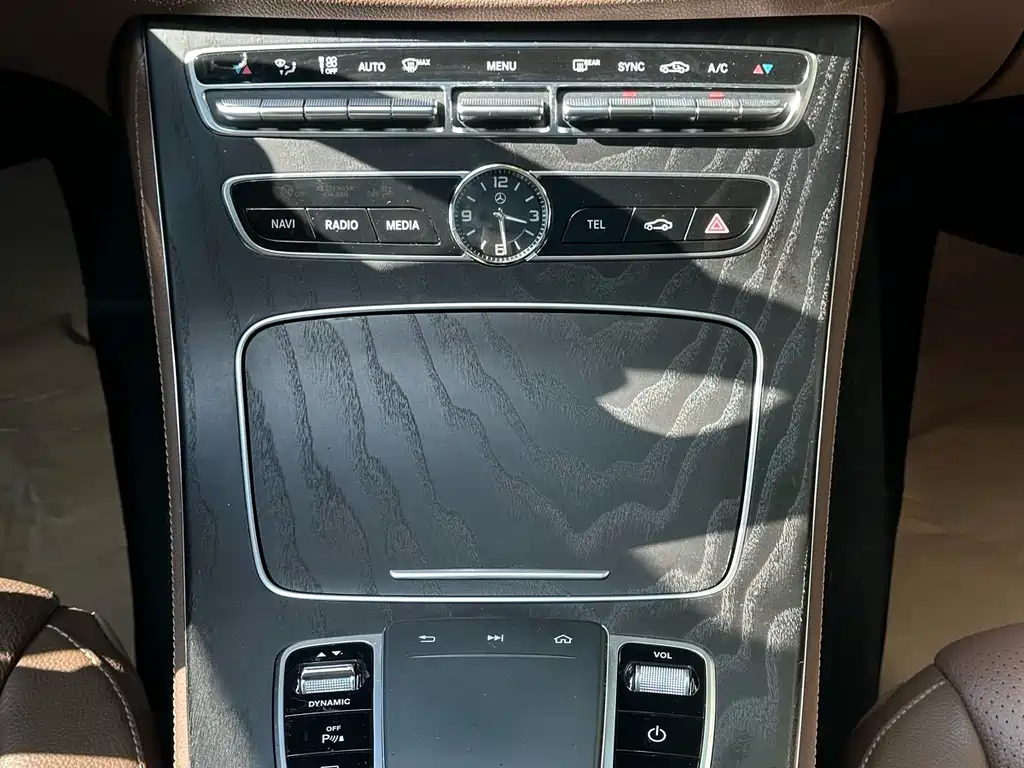 Mercedes-Benz E-Class 2020 — фото 18
