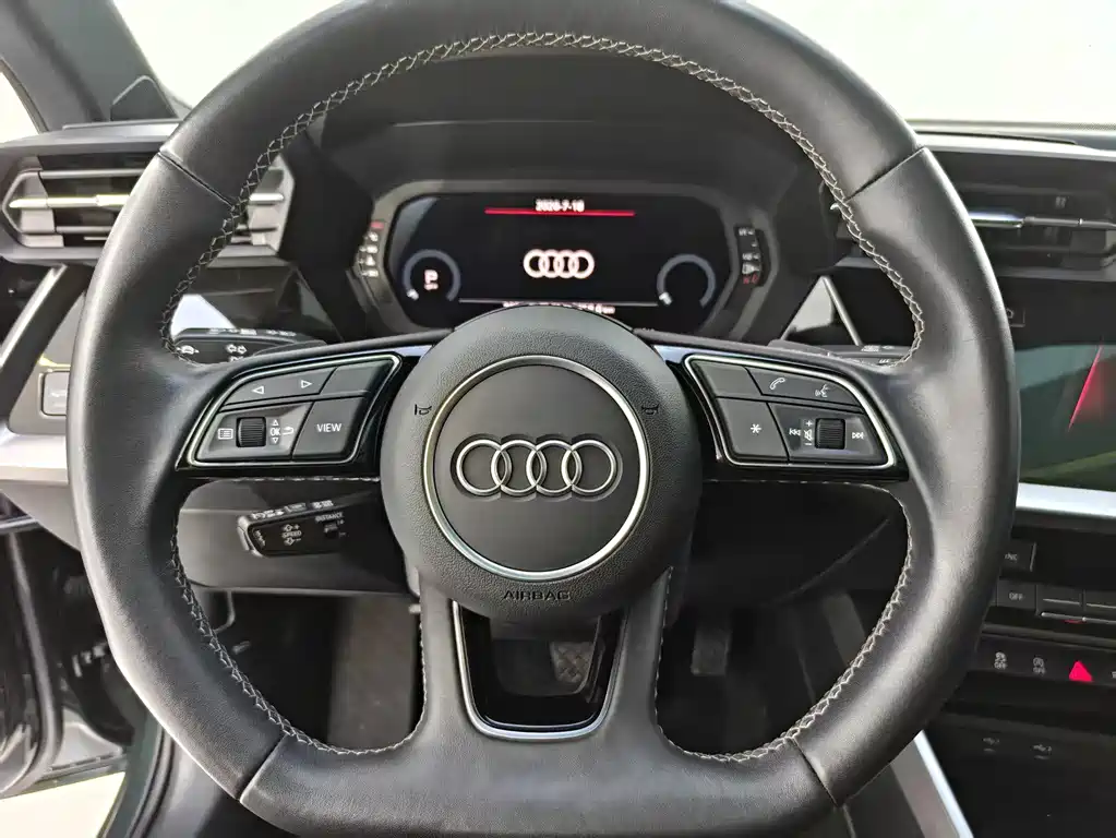 Audi A3 2023 — фото 8
