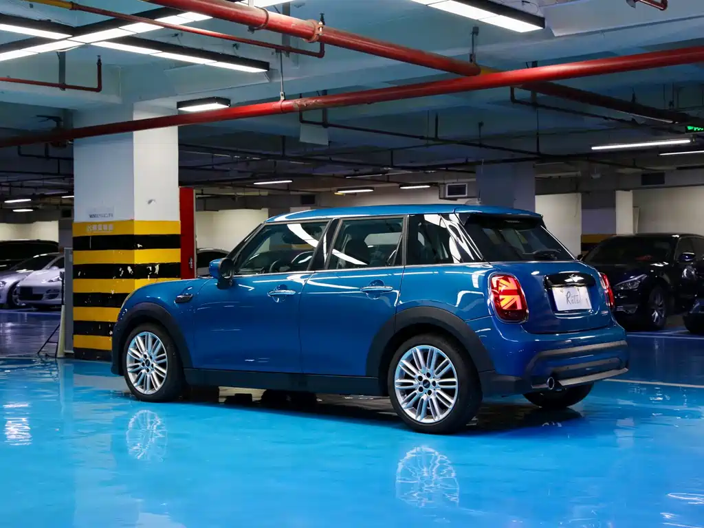 MINI MINI 2023