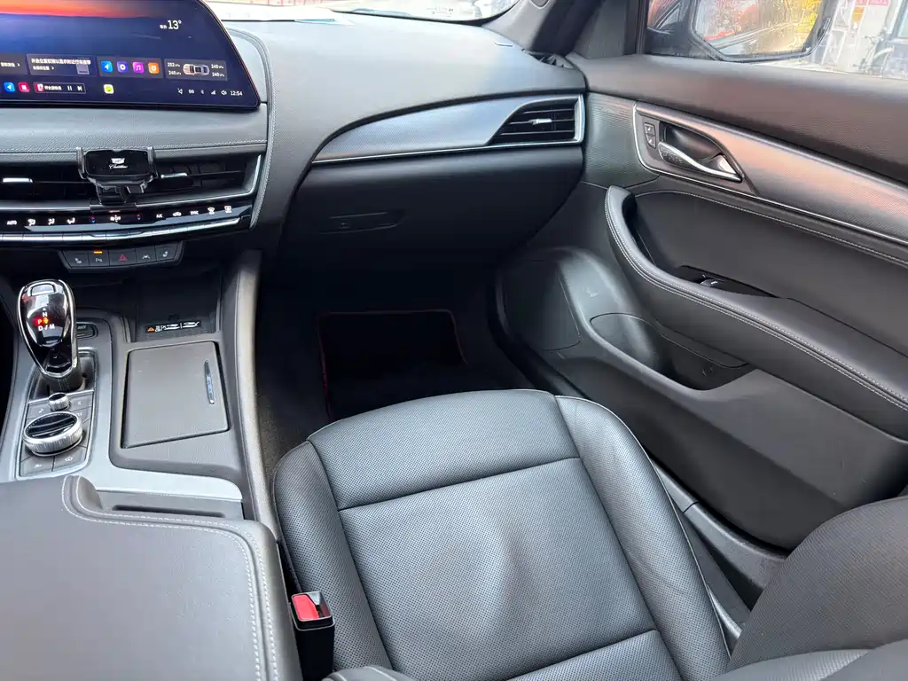 Cadillac CT5 2024 — фото 10