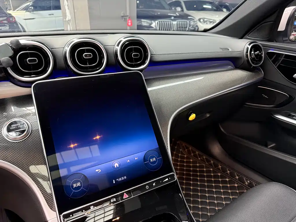 Mercedes-Benz C-Class 2023