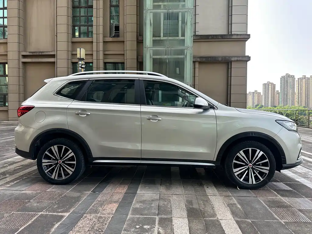Roewe RX5 New Energy 2019 — фото 6