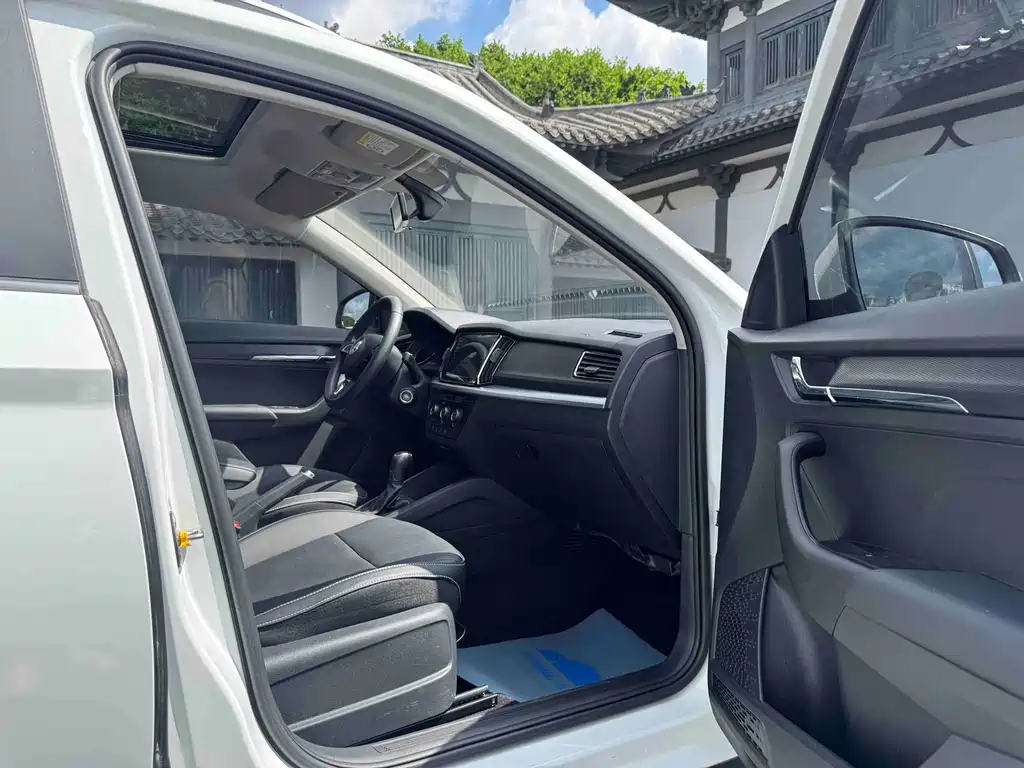 Skoda Kamiq 2023 — фото 10