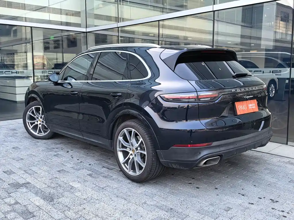 Porsche Cayenne 2019 — фото 23
