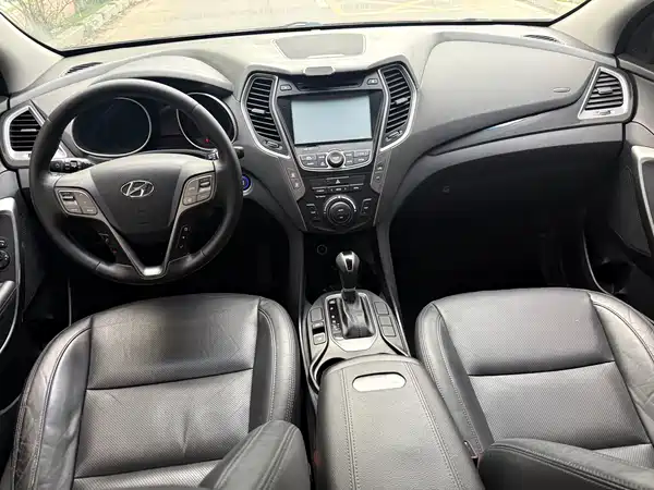 Hyundai Santa Fe 2015
