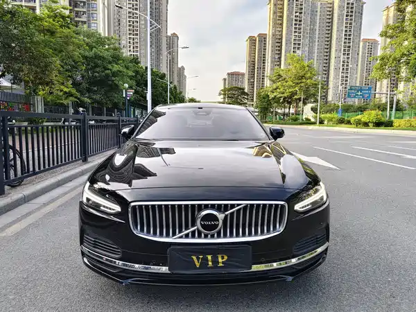 Volvo S90 Plug-In Hybrid 2023