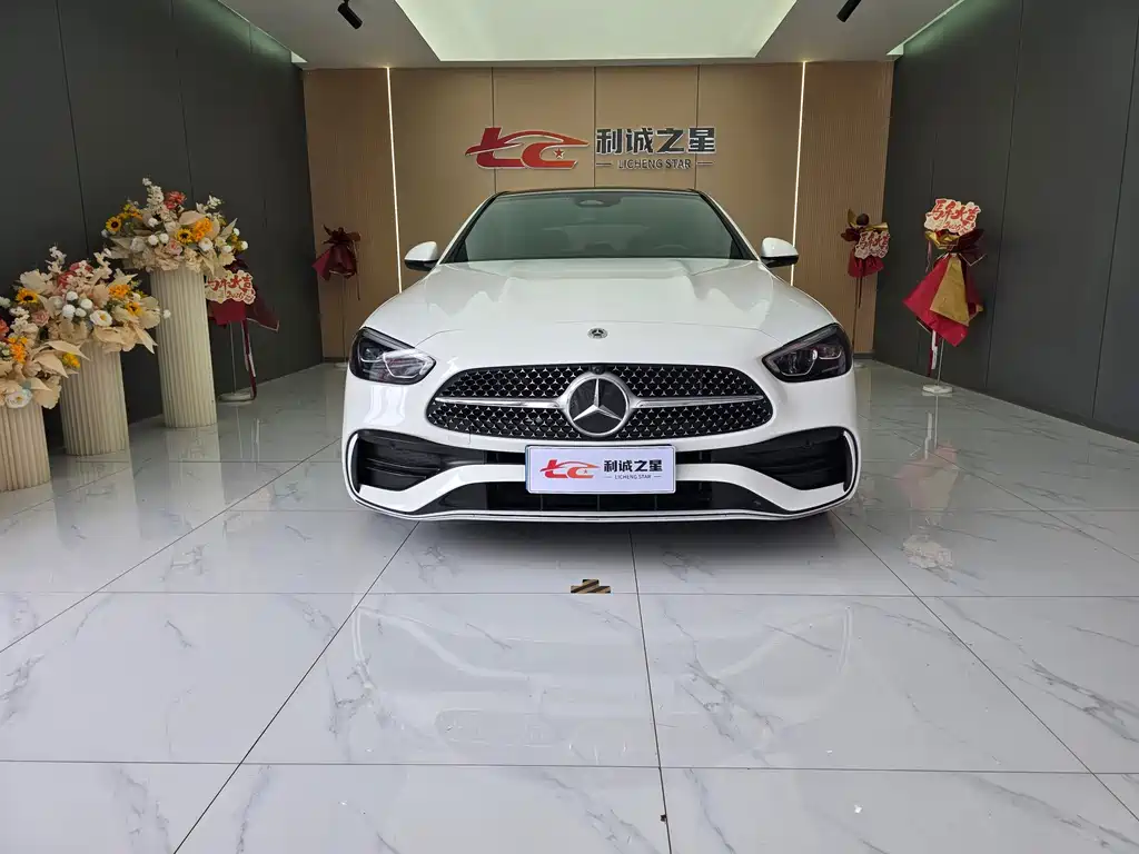 Mercedes-Benz C-Class 2023 — фото 2