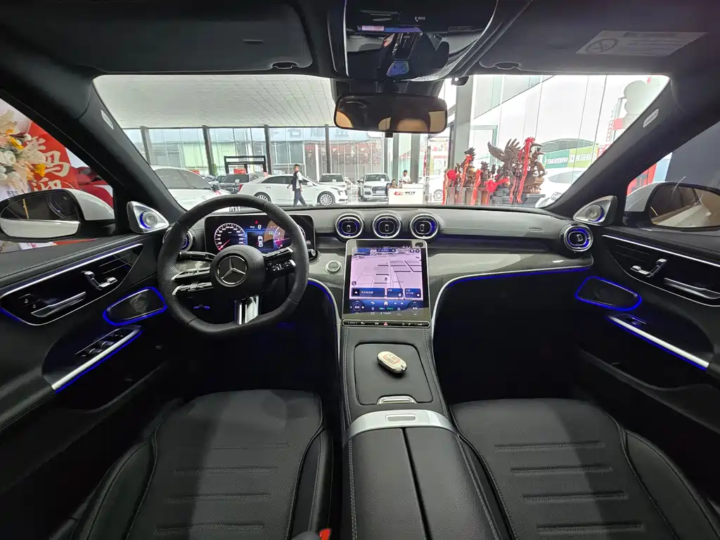 Mercedes-Benz C-Class 2023 — фото 9