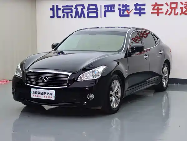 Infiniti Q70 2014