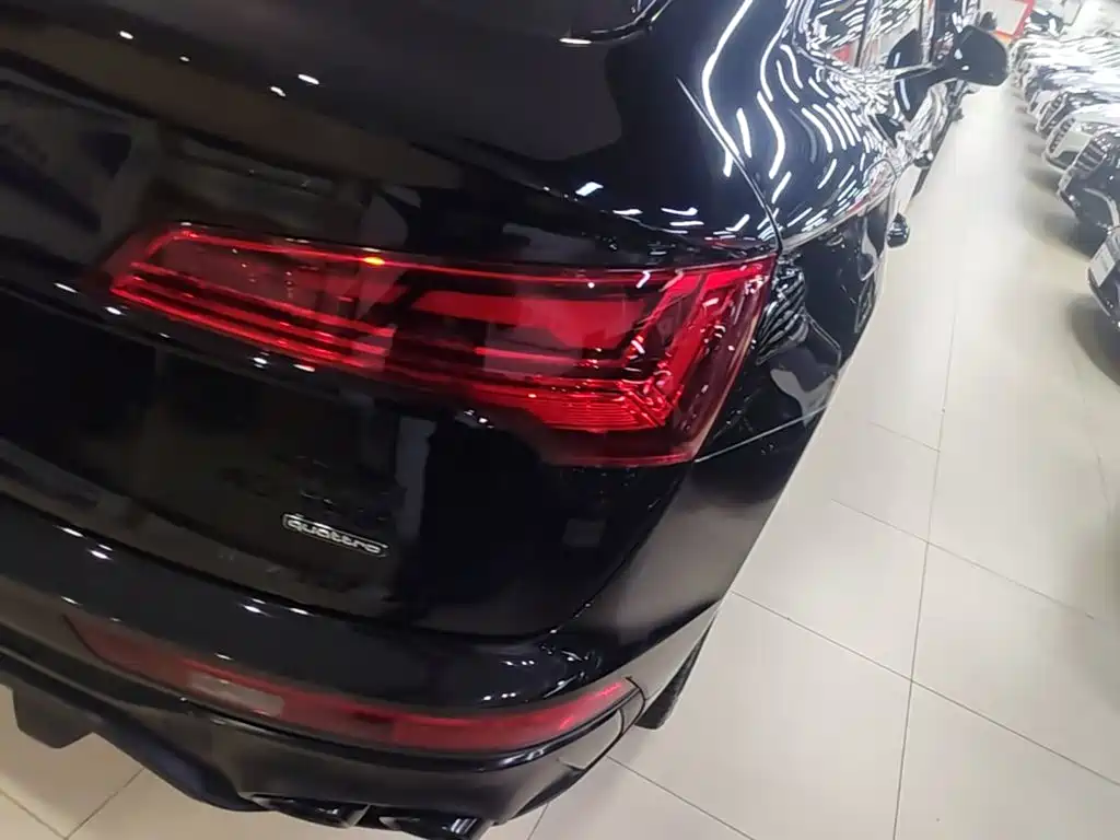 Audi Q5L Sportback 2024 — фото 8