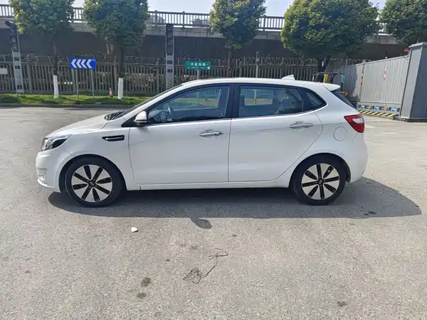 Kia K2 2015