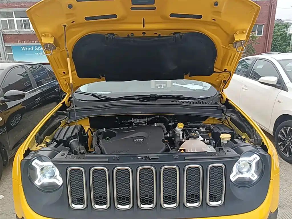 Jeep Renegade 2018 — фото 20