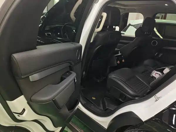 Land Rover Discovery 2022