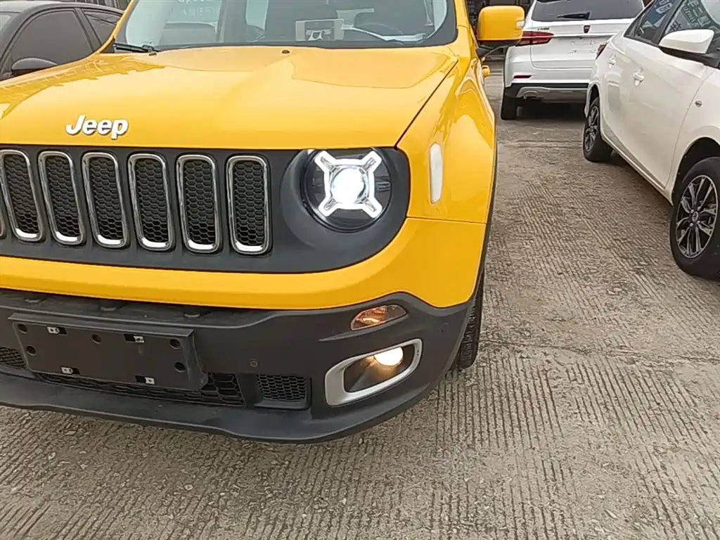 Jeep Renegade 2018 — фото 24