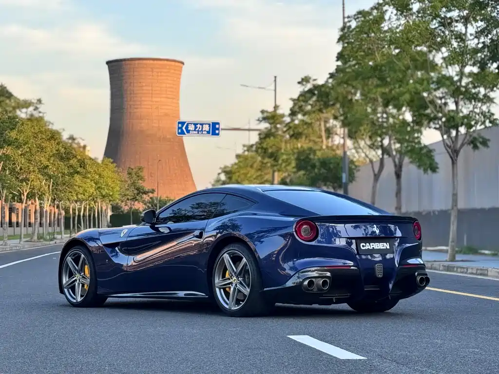 Ferrari F12berlinetta 2016 — фото 10