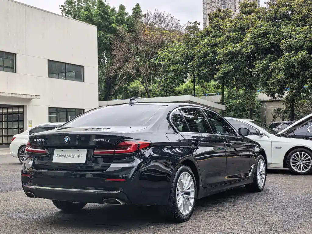 BMW 5 Series 2023