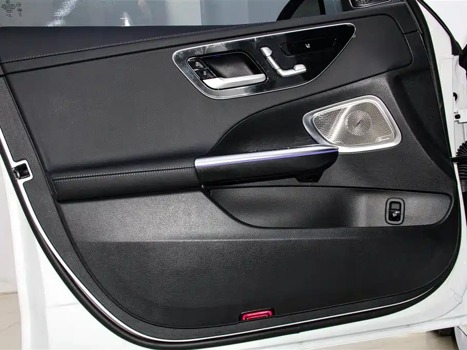 Mercedes-Benz C-Class 2026 — фото 18
