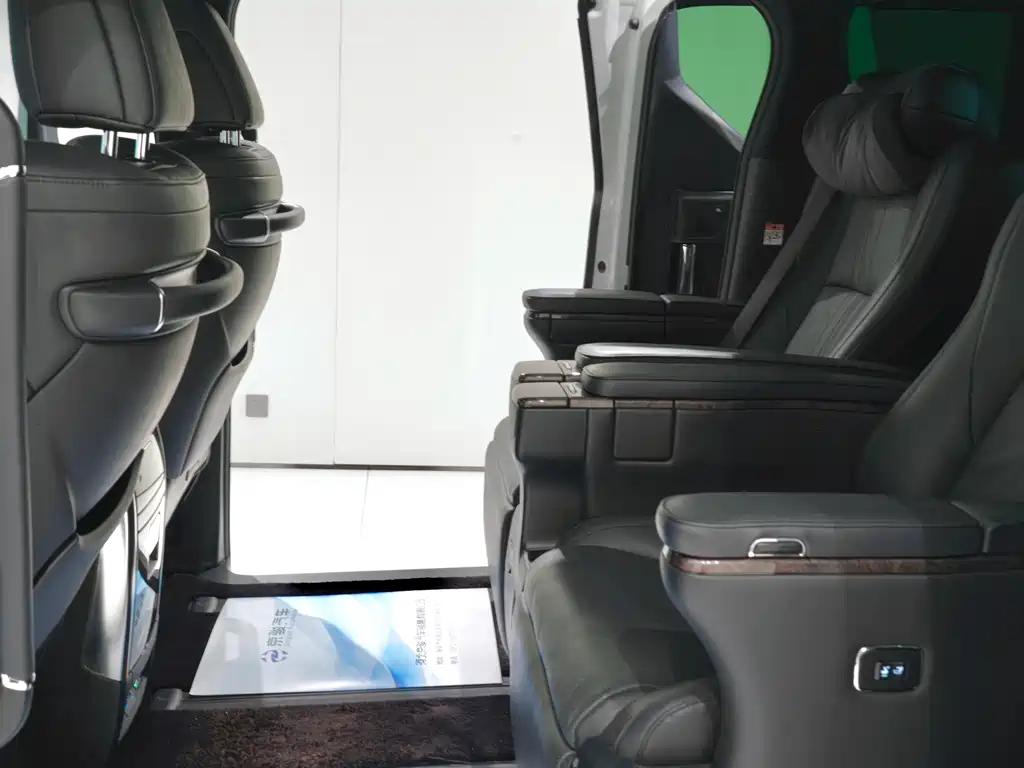 Toyota Alphard 2021 — фото 4