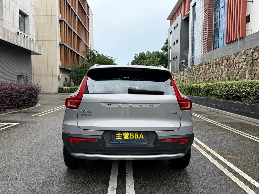 Volvo XC40 2022 — фото 20