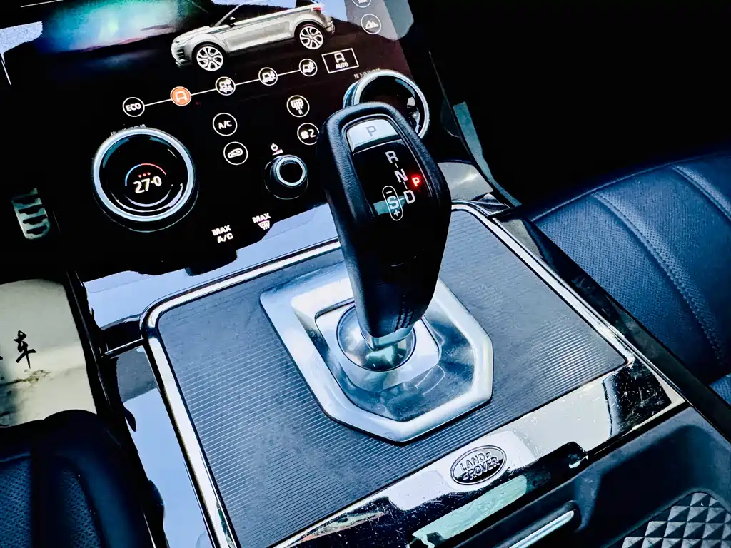 Land Rover Evoque 2020 — фото 12