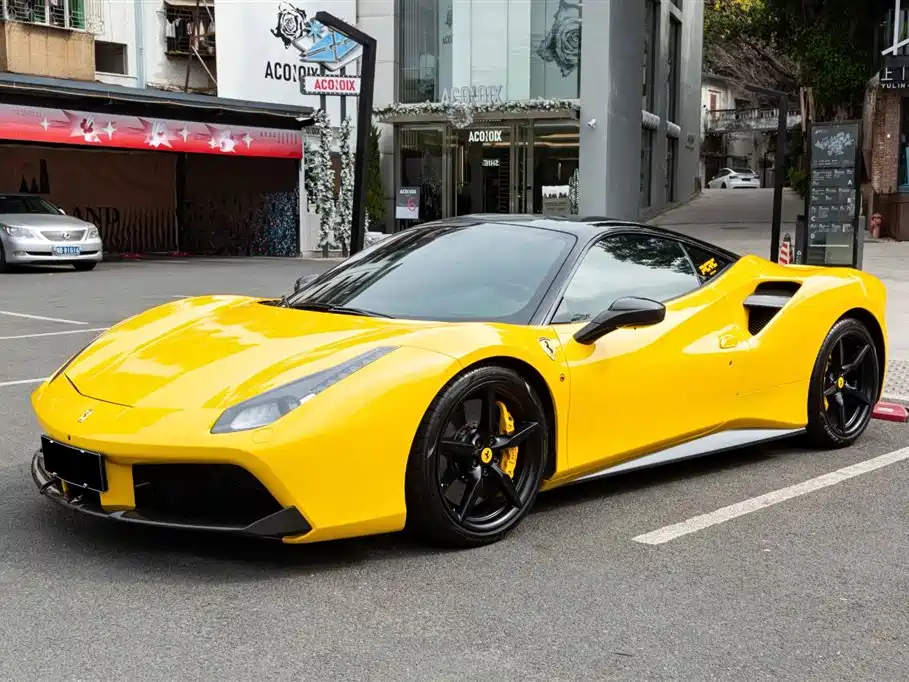 Ferrari 488 2018 — фото 1