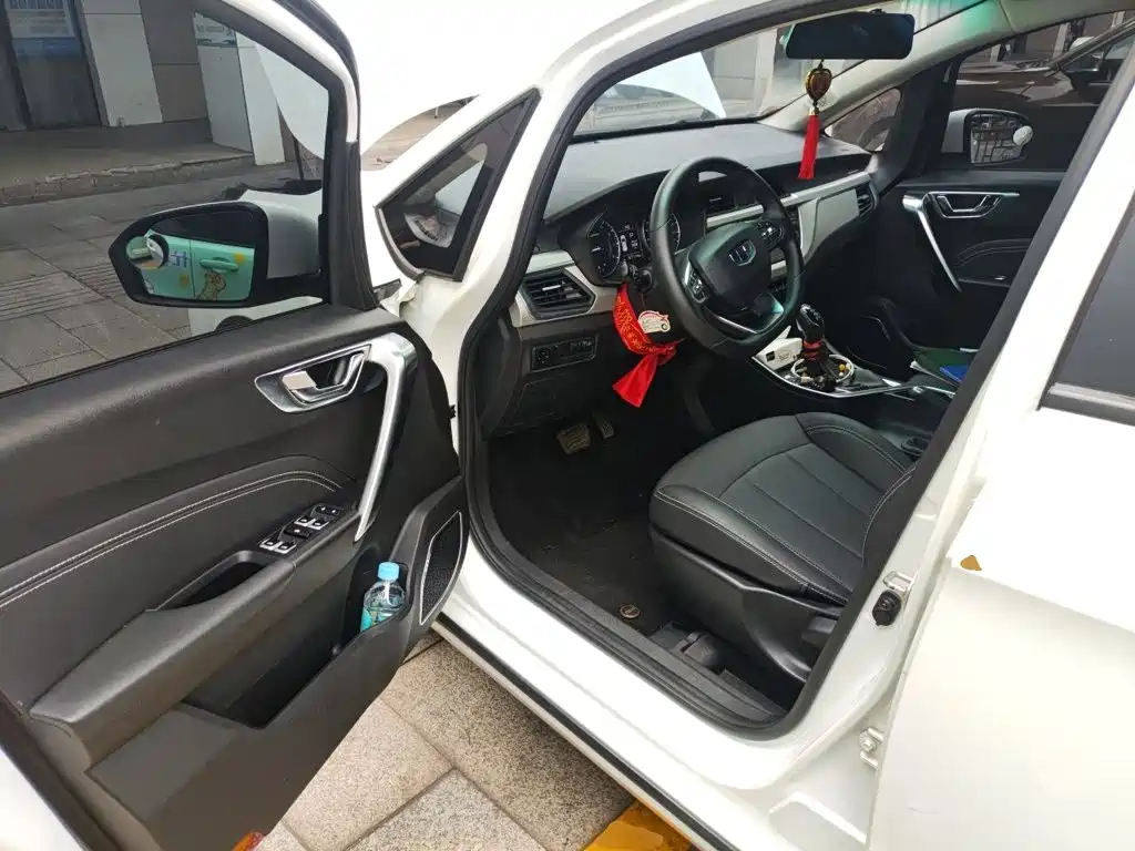 Geely Vision X3 2020 — фото 13