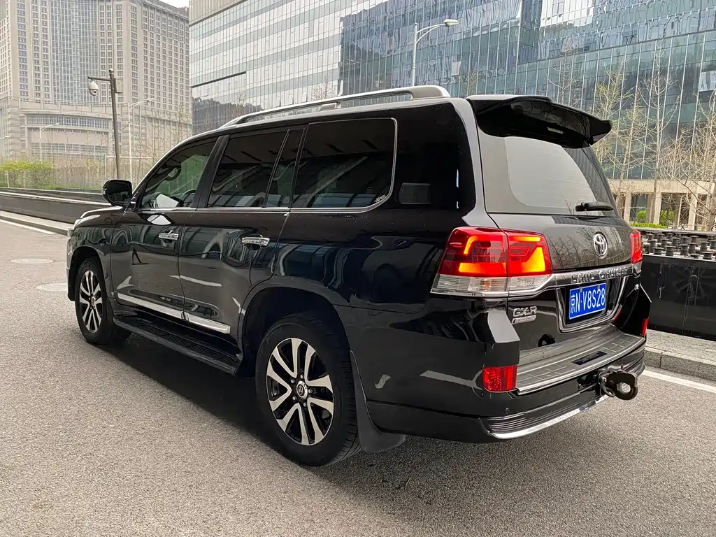 Toyota Land Cruiser 2019 — фото 4