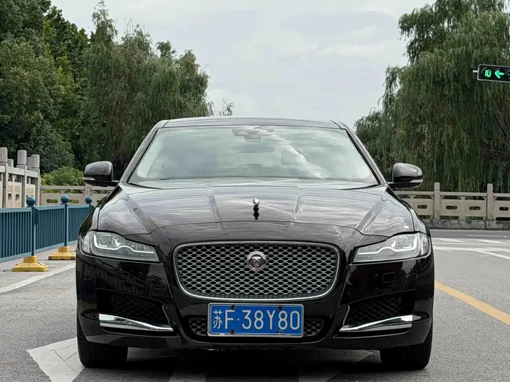 Jaguar XFL 2018 — фото 2