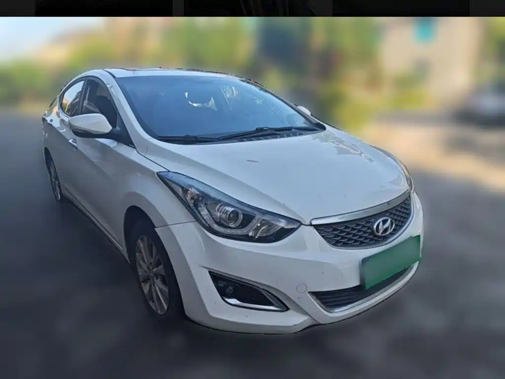 Hyundai Elantra 2016 — фото 25