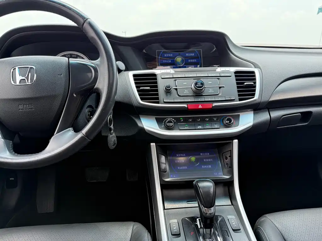 Honda Accord 2015 — фото 8