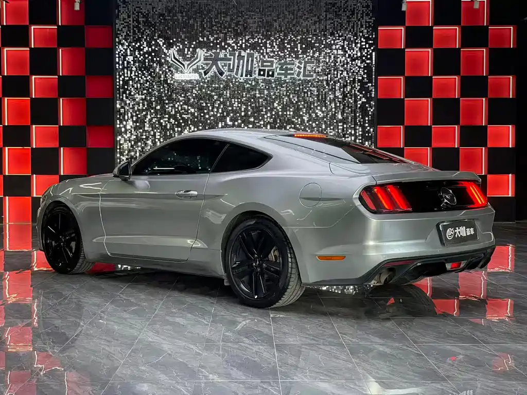 Ford Mustang 2017 — фото 4
