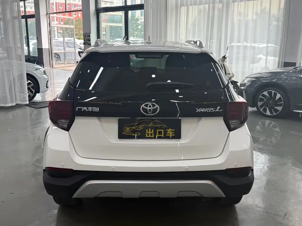 Toyota Yaris L 2022