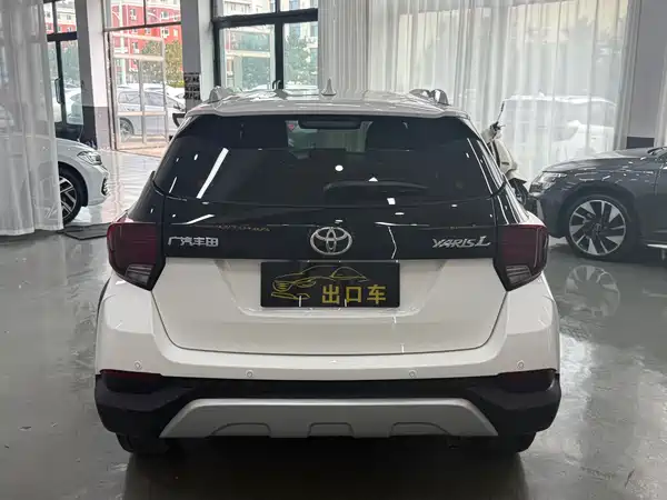 Toyota Yaris L 2022
