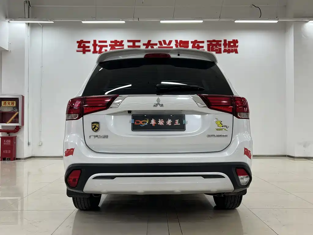 Mitsubishi Outlander 2020 — фото 5