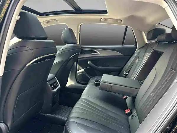 Hongqi H5 2022