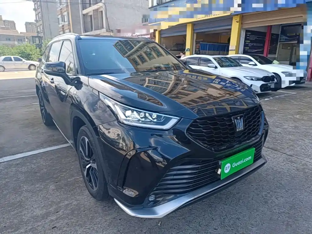 Toyota Crown Kluger 2024