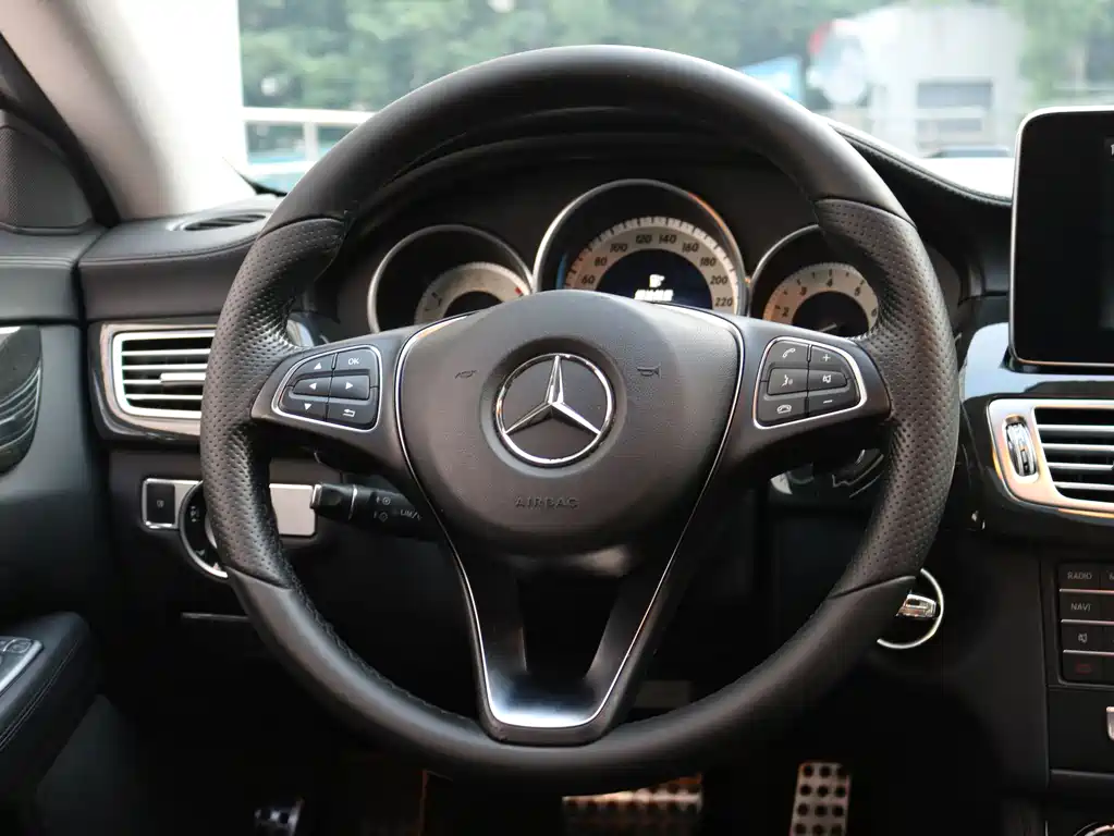 Mercedes-Benz CLS 2016 — фото 15