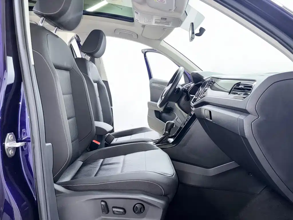 Volkswagen T-Roc 2022 — фото 10