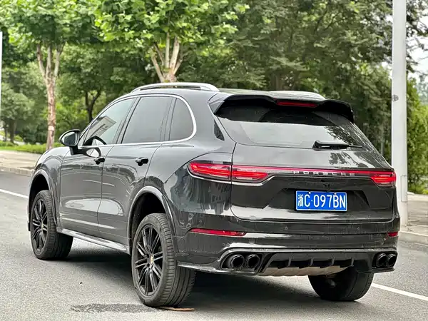 Porsche Cayenne 2011