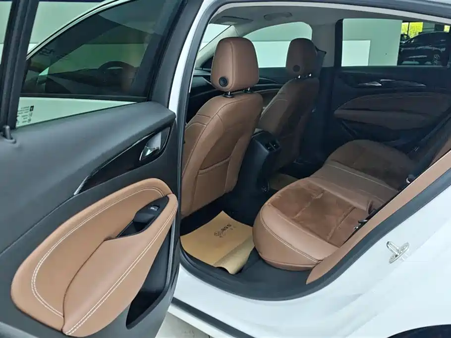 Buick Regal 2022 — фото 11