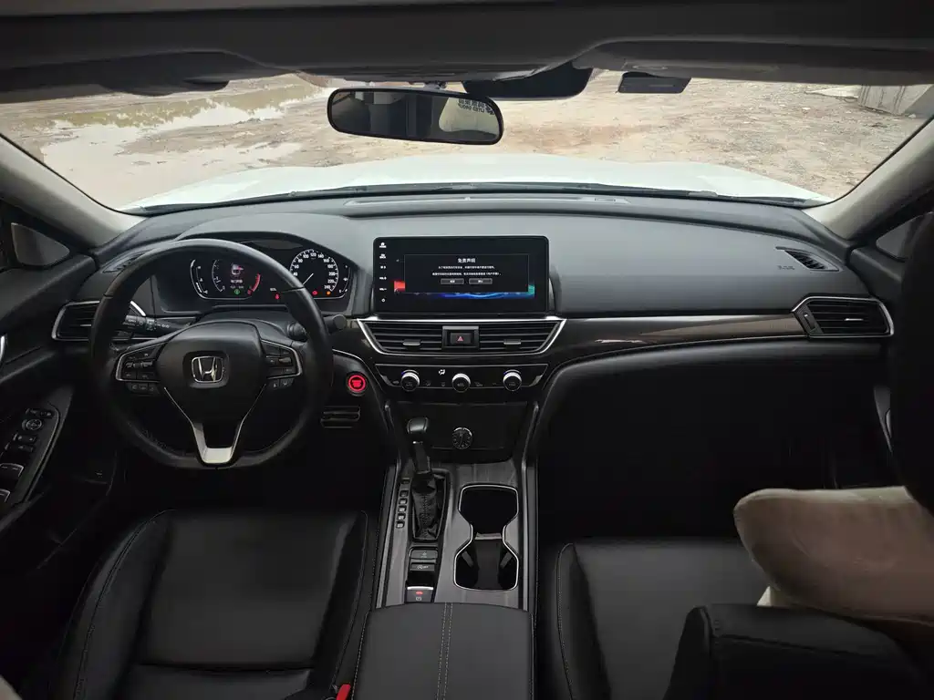 Honda Accord 2023 — фото 11