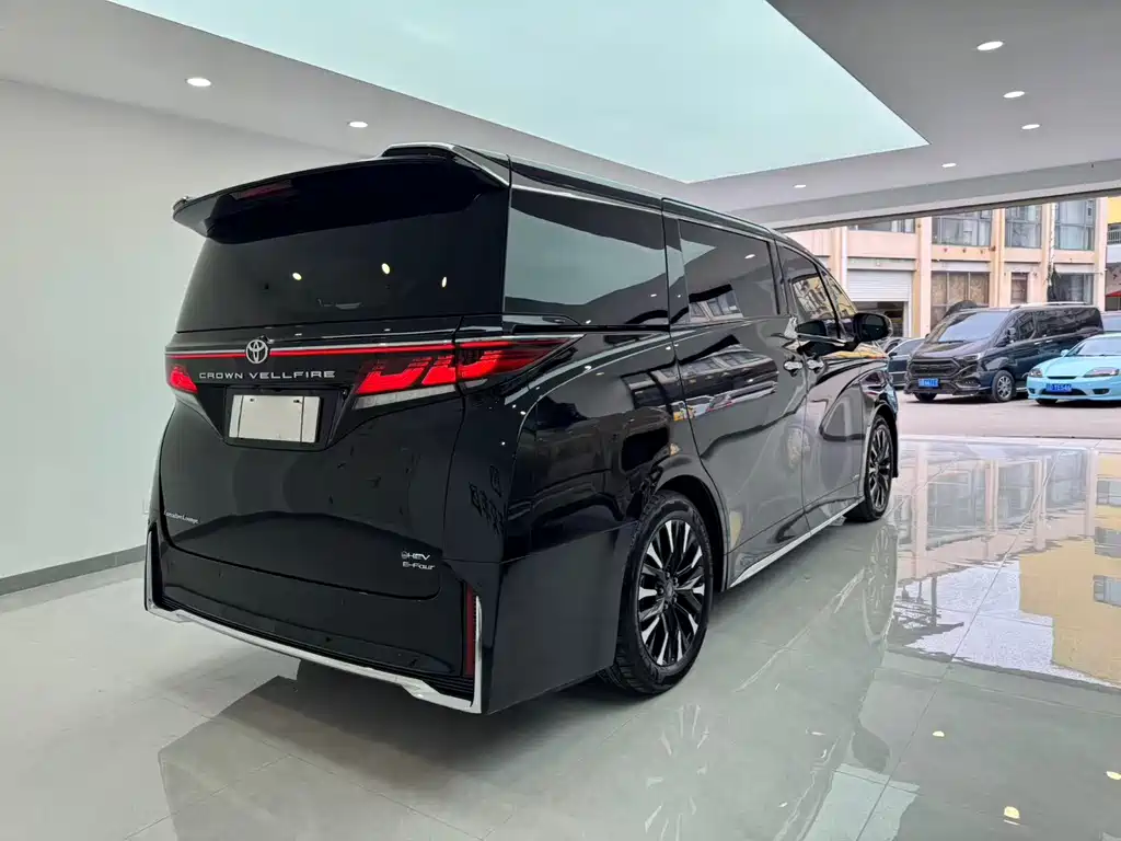 Toyota Vellfire 2024 — фото 10