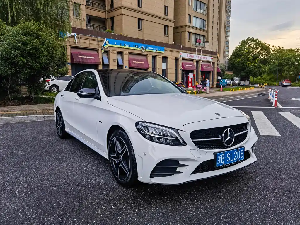 Mercedes-Benz C-Class 2020