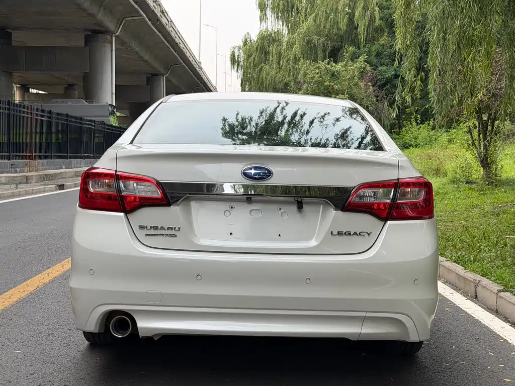 Subaru Legacy 2016 — фото 18