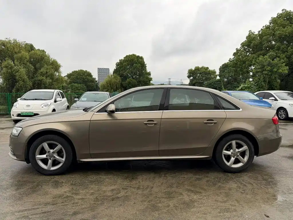 Audi A4L 2012