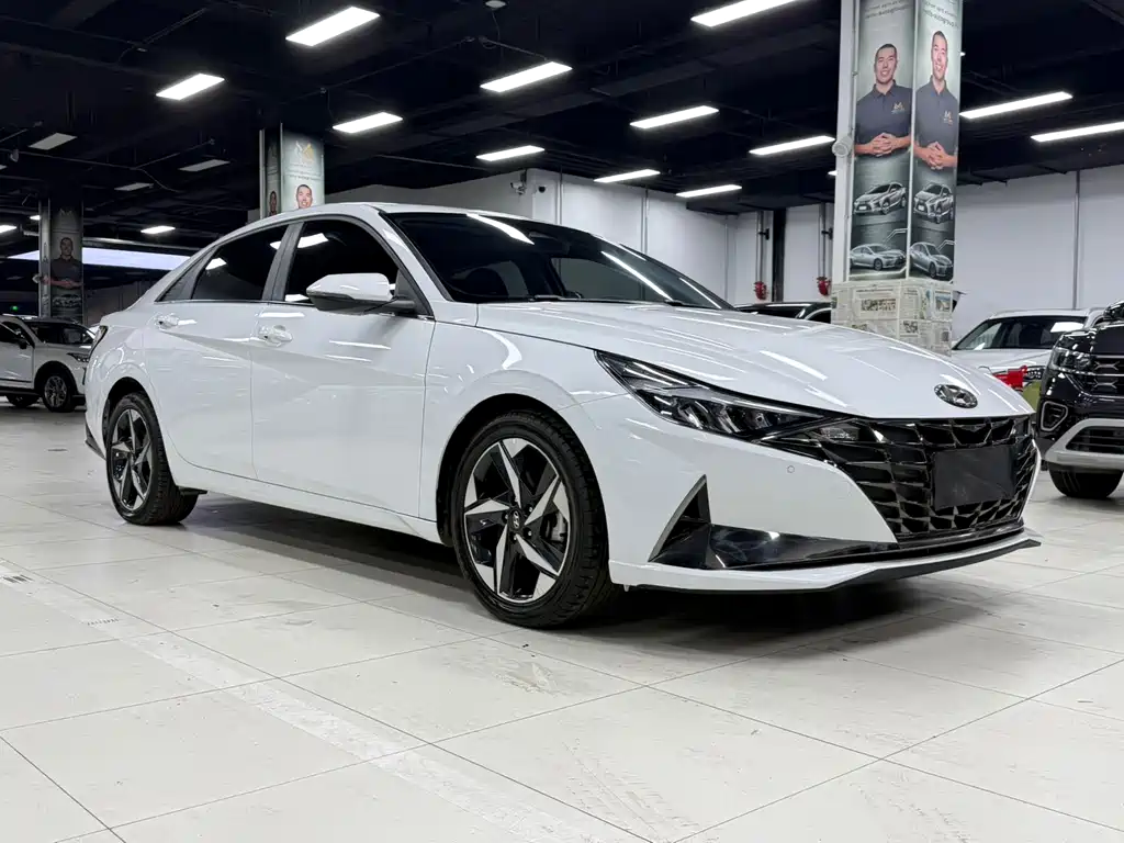 Hyundai Elantra 2023