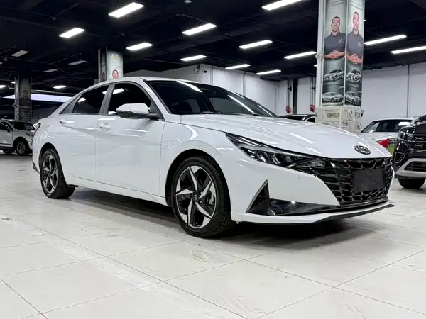 Hyundai Elantra 2023