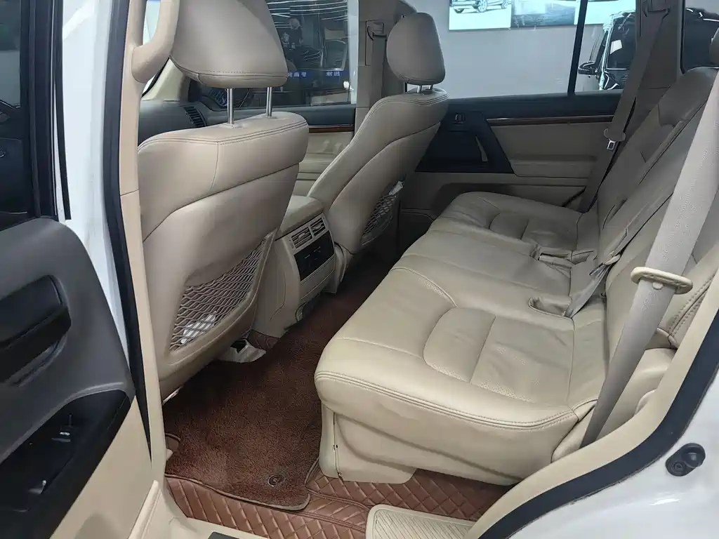 Toyota Land Cruiser 2015 — фото 10