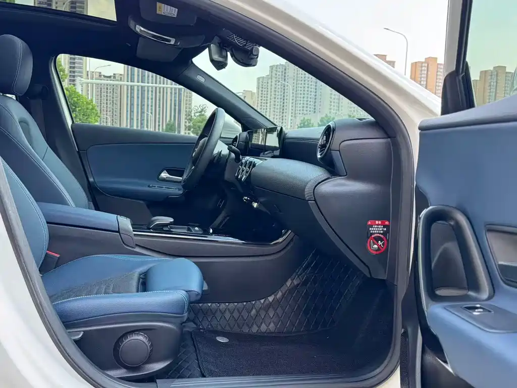 Mercedes-Benz A-Class 2019 — фото 11